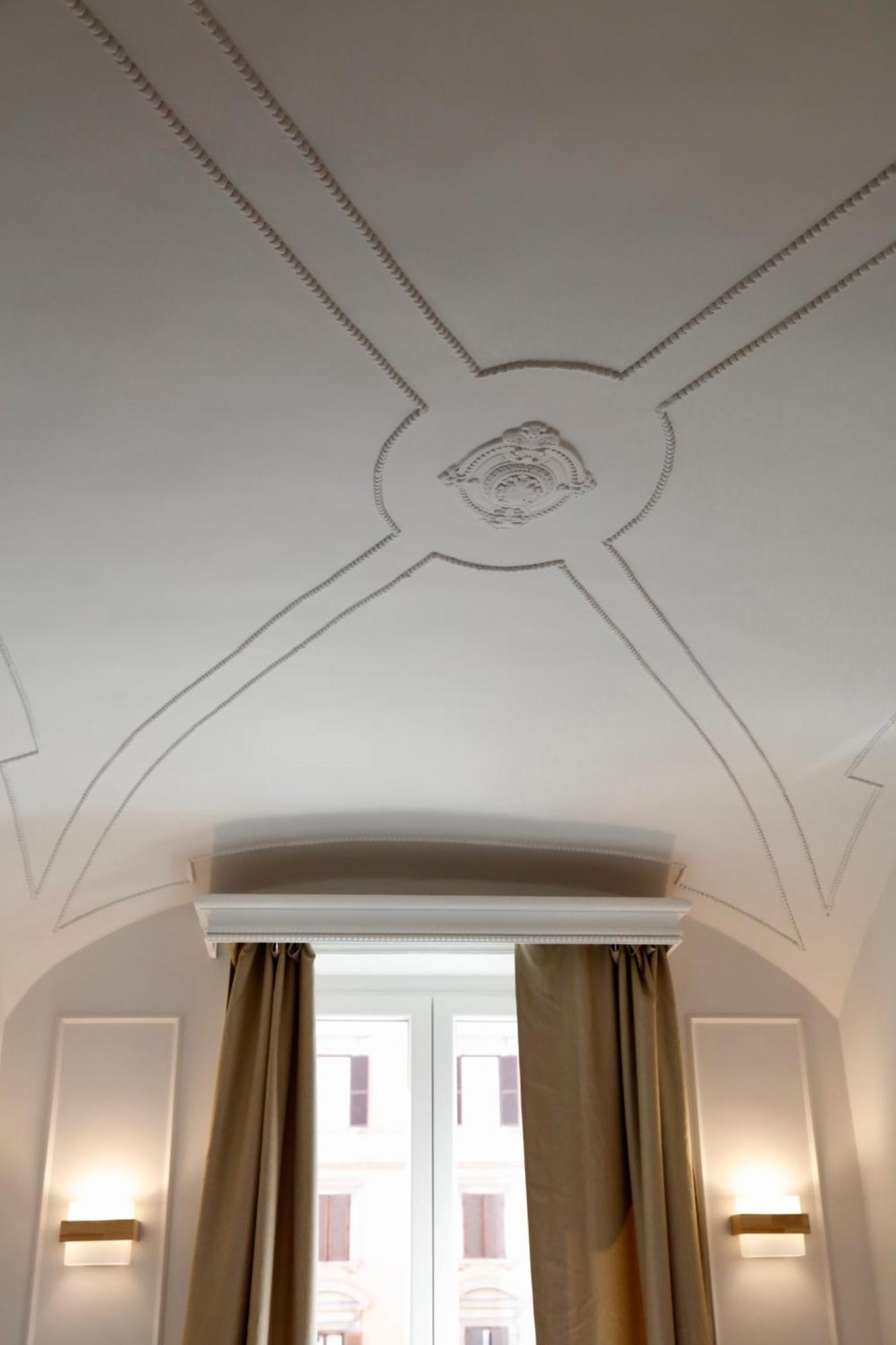 Domus Maxima - &